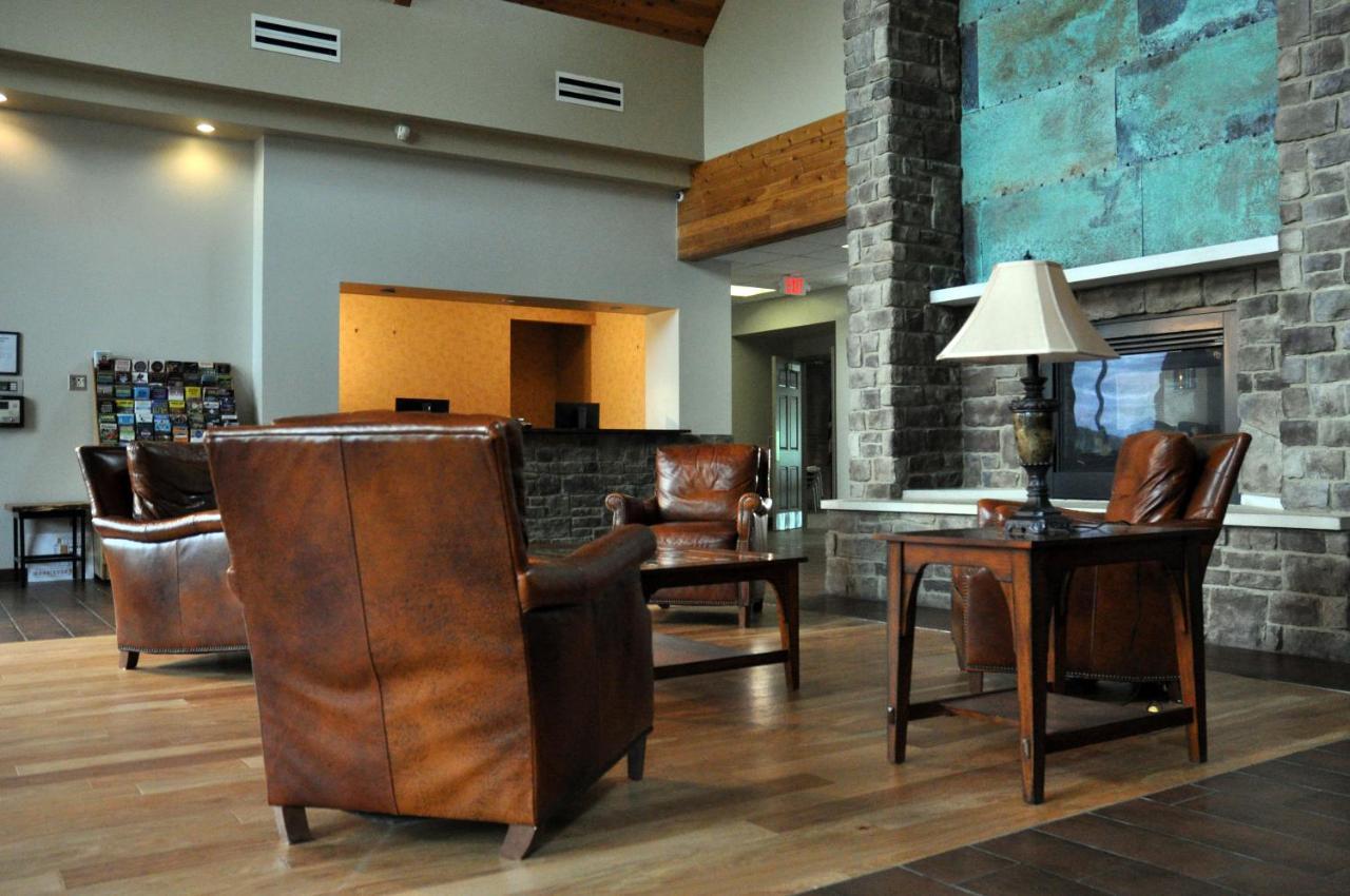 The At Hocking College Hotel 2*